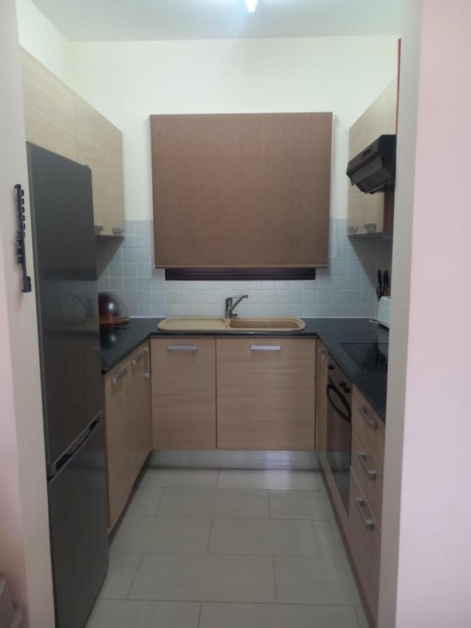 Barlee'S Apartment Paralimni Esterno foto